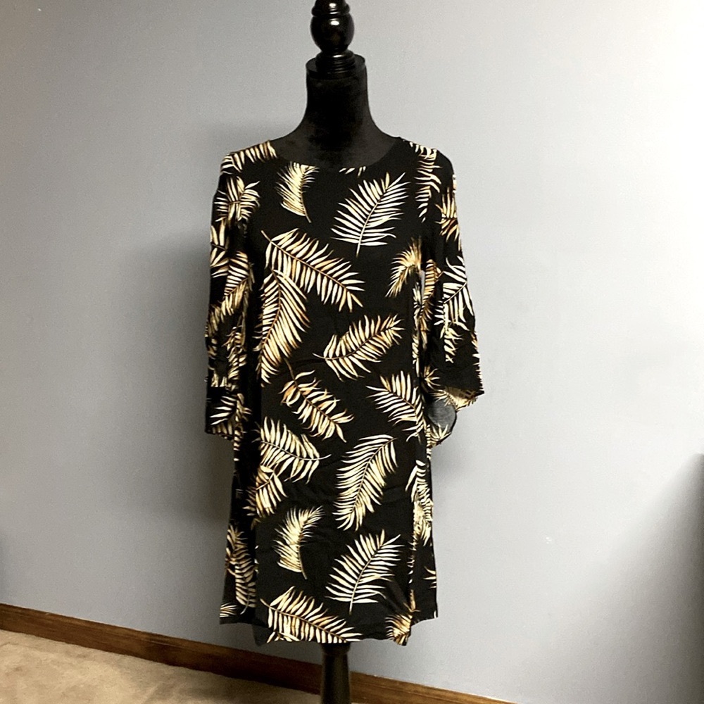 Dress you can wear anywhere by H&M Very light weight fabric